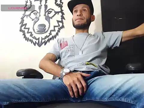 Snapshot of WOLFMONSTERDICK chatting on 01-18-25, 12:13 WOLFMONSTERDICK online show from 01-18-25, 12:13