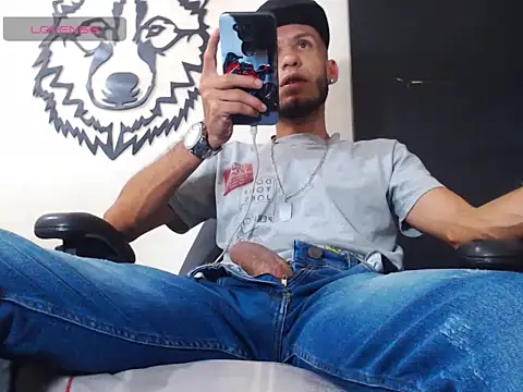 Snapshot of WOLFMONSTERDICK chatting on 03-21-25, 10:50 WOLFMONSTERDICK online show from 03-21-25, 10:50