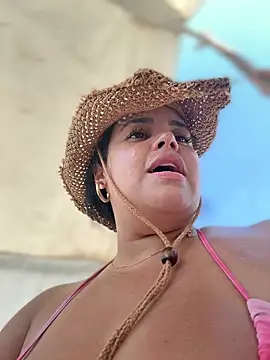 AliceStarshine online show from 12-16-25, 06:24