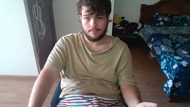 Snapshot of lipzard chatting on 07-24-26, 01:42 lipzard online show from 07-24-26, 01:42
