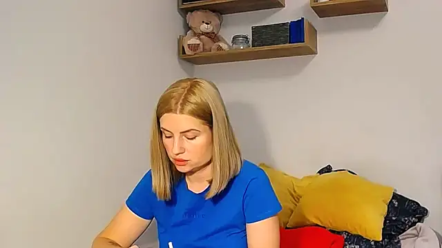 alisenties online show from 10-18-25, 02:29