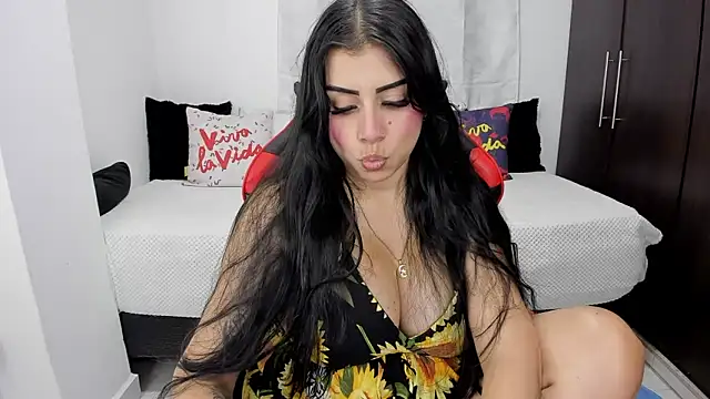 lucy007  online show from 02-10-25, 08:00