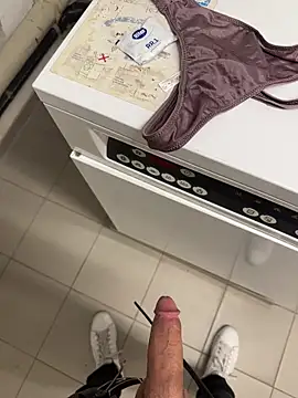 swissboy22 online show from 04-25-26, 11:57