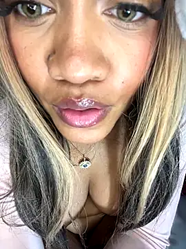 riri brunnete online show from 12-04-24, 02:26