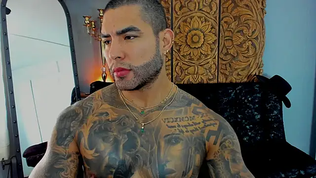 Snapshot of Aaron_Vega chatting on 08-04-26, 02:52 Aaron Vega online show from 08-04-26, 02:52