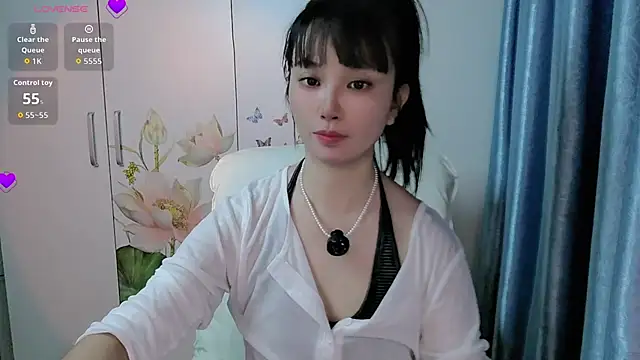 Snapshot of Magg1e_ chatting on 08-07-26, 05:53 Magg1e online show from 08-07-26, 05:53