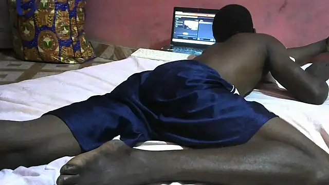 Snapshot of blakkvirus chatting on 10-03-25, 12:40 blakkvirus online show from 10-03-25, 12:40