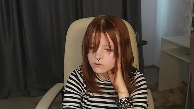 Snapshot of DanutaKauo chatting on 08-05-26, 12:52 DanutaKauo online show from 08-05-26, 12:52