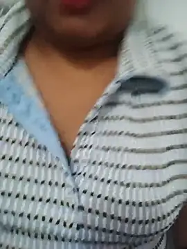 Snapshot of Hot_madhu5 chatting on 08-03-26, 01:05 Hot madhu5 online show from 08-03-26, 01:05