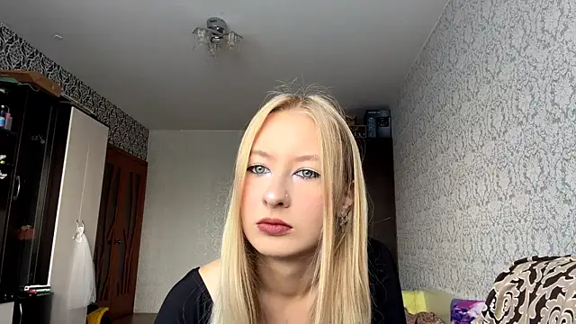 Snapshot of LynneVanbebber chatting on 08-04-26, 08:17 LynneVanbebber online show from 08-04-26, 08:17