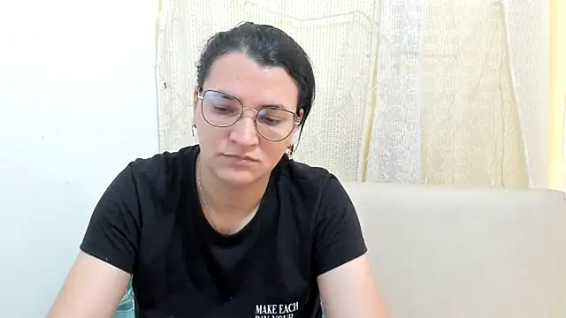 MARILYN GARCIA online show from 02-21-26, 04:30