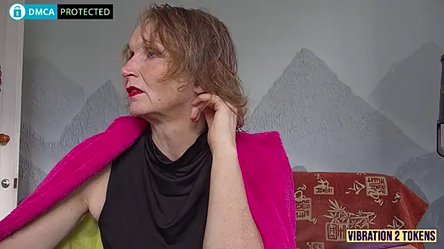 Snapshot of sourceSatisfaction chatting on 10-05-25, 05:17 sourceSatisfaction online show from 10-05-25, 05:17