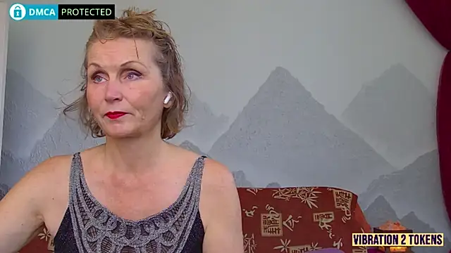 Snapshot of sourceSatisfaction chatting on 10-18-25, 05:54 sourceSatisfaction online show from 10-18-25, 05:54