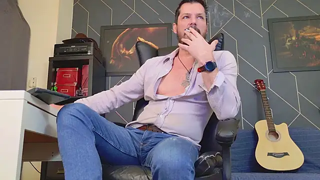 Snapshot of ChrisKox chatting on 01-18-25, 04:04 ChrisKox online show from 01-18-25, 04:04