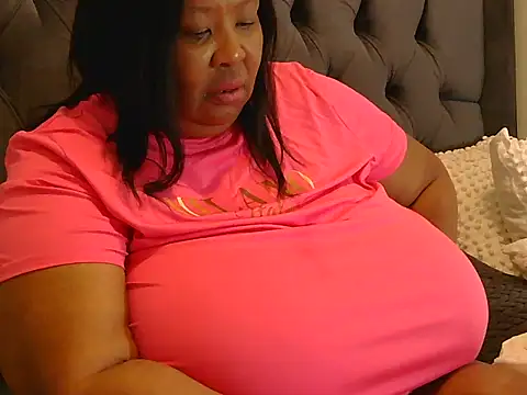 Snapshot of nancy111 chatting on 10-22-25, 01:44 nancy111 online show from 10-22-25, 01:44