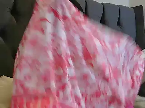 Snapshot of nancy111 chatting on 10-29-25, 01:30 nancy111 online show from 10-29-25, 01:30