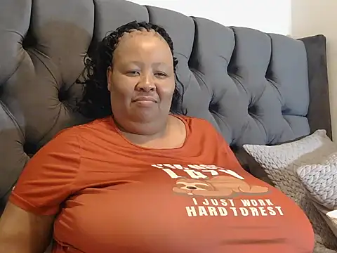 Snapshot of nancy111 chatting on 12-01-25, 02:11 nancy111 online show from 12-01-25, 02:11