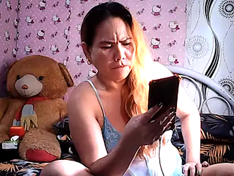 Snapshot of lovely-asian chatting on 03-19-25, 03:20 lovely-asian online show from 03-19-25, 03:20