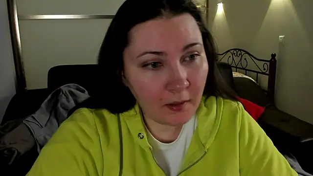 Snapshot of MarySwon chatting on 03-07-25, 05:38 MarySwon online show from 03-07-25, 05:38