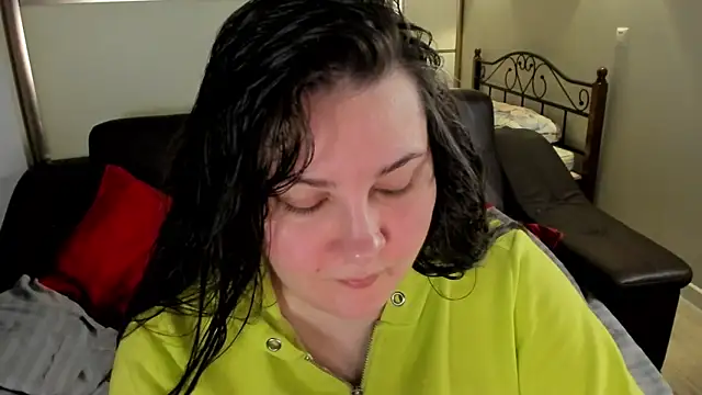 Snapshot of MarySwon chatting on 03-11-25, 04:21 MarySwon online show from 03-11-25, 04:21