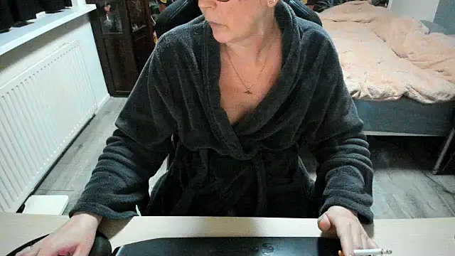 minoesje37 online show from 02-22-25, 09:59