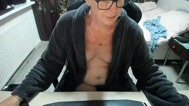 minoesje37 online show from 09-15-25, 07:36