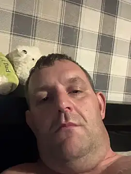 Snapshot of Eddieh2k7 chatting on 10-10-25, 09:03 Eddieh2k7 online show from 10-10-25, 09:03