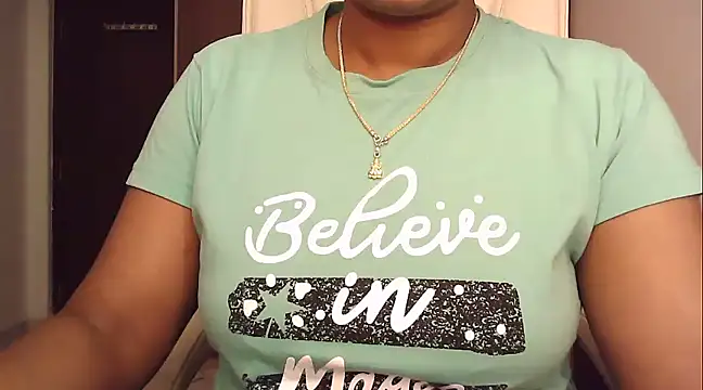 Snapshot of Spandana_Sweety chatting on 12-25-24, 09:45 Spandana Sweety online show from 12-25-24, 09:45