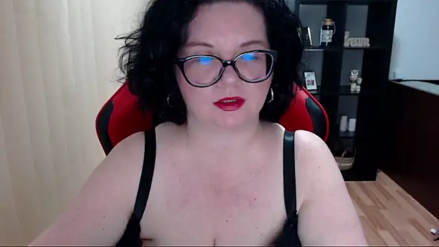 MissTroublle online show from 09-10-25, 10:04