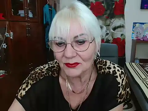 Snapshot of JenaCheim chatting on 12-18-24, 06:32 JenaCheim online show from 12-18-24, 06:32