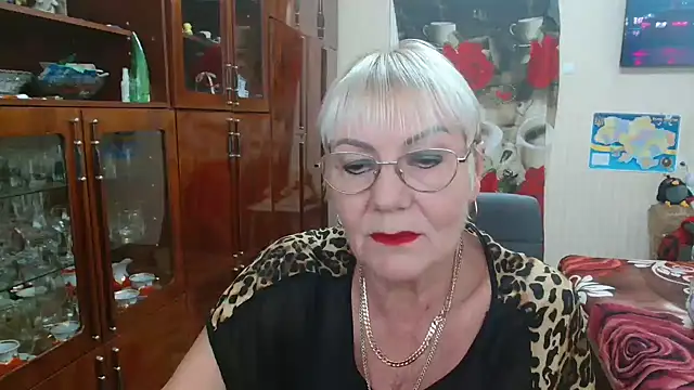 Snapshot of JenaCheim chatting on 11-09-25, 06:44 JenaCheim online show from 11-09-25, 06:44