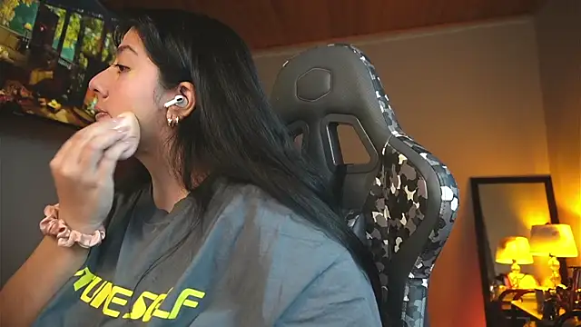 coraline latin online show from 03-21-25, 09:34