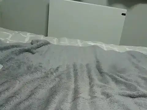 Snapshot of shysuckinguy chatting on 01-15-25, 01:41 shysuckinguy online show from 01-15-25, 01:41