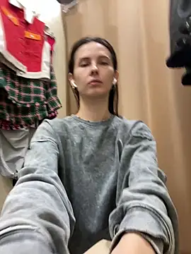 Snapshot of LAUREL_HAZEL chatting on 02-25-25, 04:10 LAUREL HAZEL online show from 02-25-25, 04:10