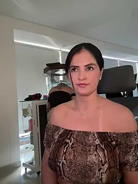 Snapshot of Carolina_Novoa chatting on 01-16-25, 10:23 Carolina Novoa online show from 01-16-25, 10:23