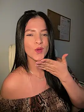 Snapshot of Carolina_Novoa chatting on 02-15-25, 11:14 Carolina Novoa online show from 02-15-25, 11:14