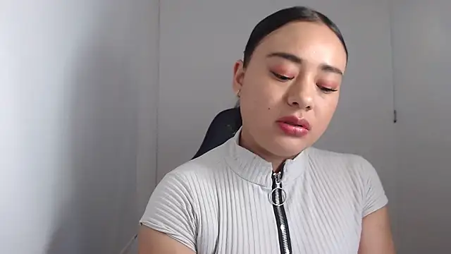 Snapshot of ReyleDoll chatting on 12-02-24, 08:44 ReyleDoll online show from 12-02-24, 08:44