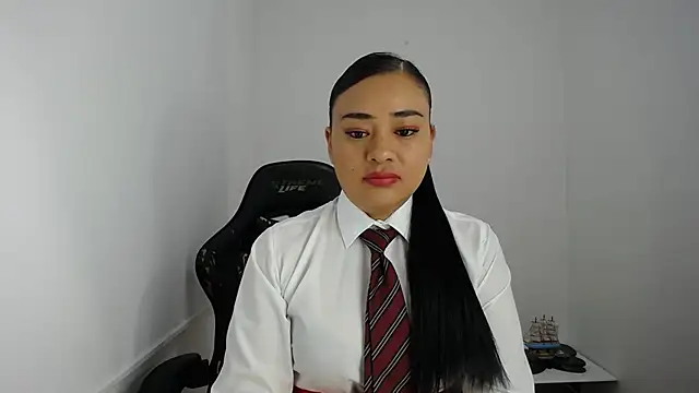 Snapshot of ReyleDoll chatting on 01-07-25, 09:46 ReyleDoll online show from 01-07-25, 09:46