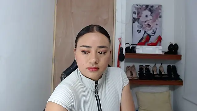 Snapshot of ReyleDoll chatting on 02-01-25, 09:29 ReyleDoll online show from 02-01-25, 09:29