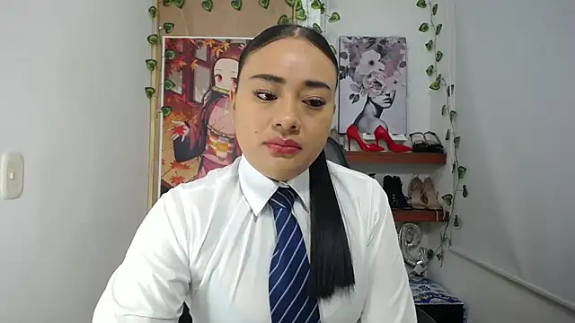 Snapshot of ReyleDoll chatting on 02-25-25, 10:07 ReyleDoll online show from 02-25-25, 10:07