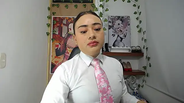 Snapshot of ReyleDoll chatting on 03-03-25, 11:24 ReyleDoll online show from 03-03-25, 11:24