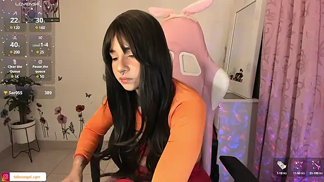 Snapshot of Fallengangel chatting on 02-06-25, 02:22 Fallengangel online show from 02-06-25, 02:22