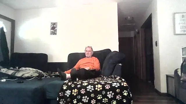 Snapshot of Sweet_Sexy1963 chatting on 10-14-25, 02:29 Sweet Sexy1963 online show from 10-14-25, 02:29