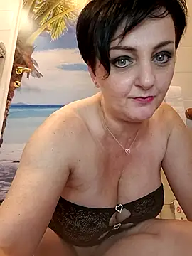 Snapshot of lucillabollente chatting on 11-21-25, 05:55 lucillabollente online show from 11-21-25, 05:55