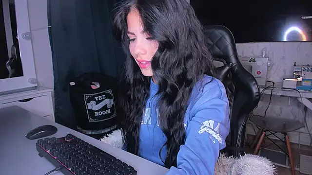 Lisegg  online show from 01-08-25, 03:28