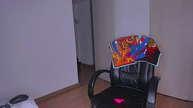 Lisegg  online show from 10-21-25, 10:05