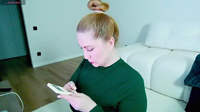 Snapshot of Sinful_Eyes chatting on 11-14-25, 03:27 Sinful Eyes online show from 11-14-25, 03:27