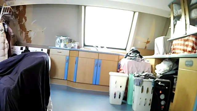 Snapshot of SexyAmanda32 chatting on 12-21-25, 12:45 SexyAmanda32 online show from 12-21-25, 12:45