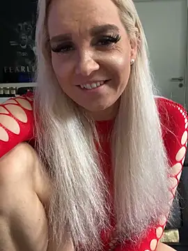 MIA-XXX online show from 09-17-25, 01:35