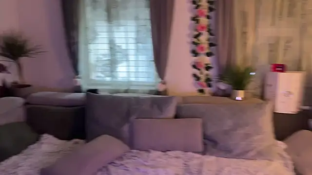 Monageil online show from 11-18-25, 06:51